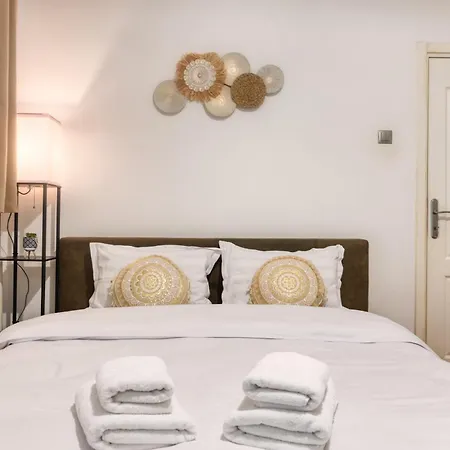 Quiet Spacious Near Old Town - Brezoianu 9 - Pumo * Bucureşti