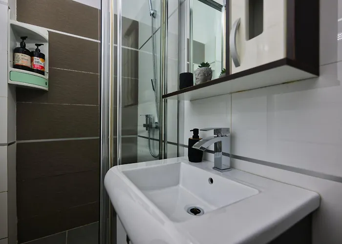 Apartament Quiet Spacious Near Old Town - Brezoianu 9 - Pumo